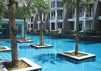 マレーシア不動産　セカンドハウス、別荘としての利用価値が高い　コンドのプール施設